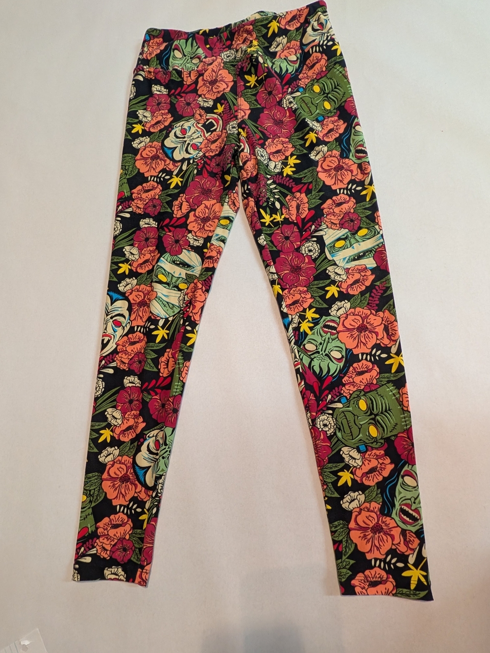 LuLaRoe Fright Club Floral Dracula RARE Leggings One Size Whimsigoth Halloween
